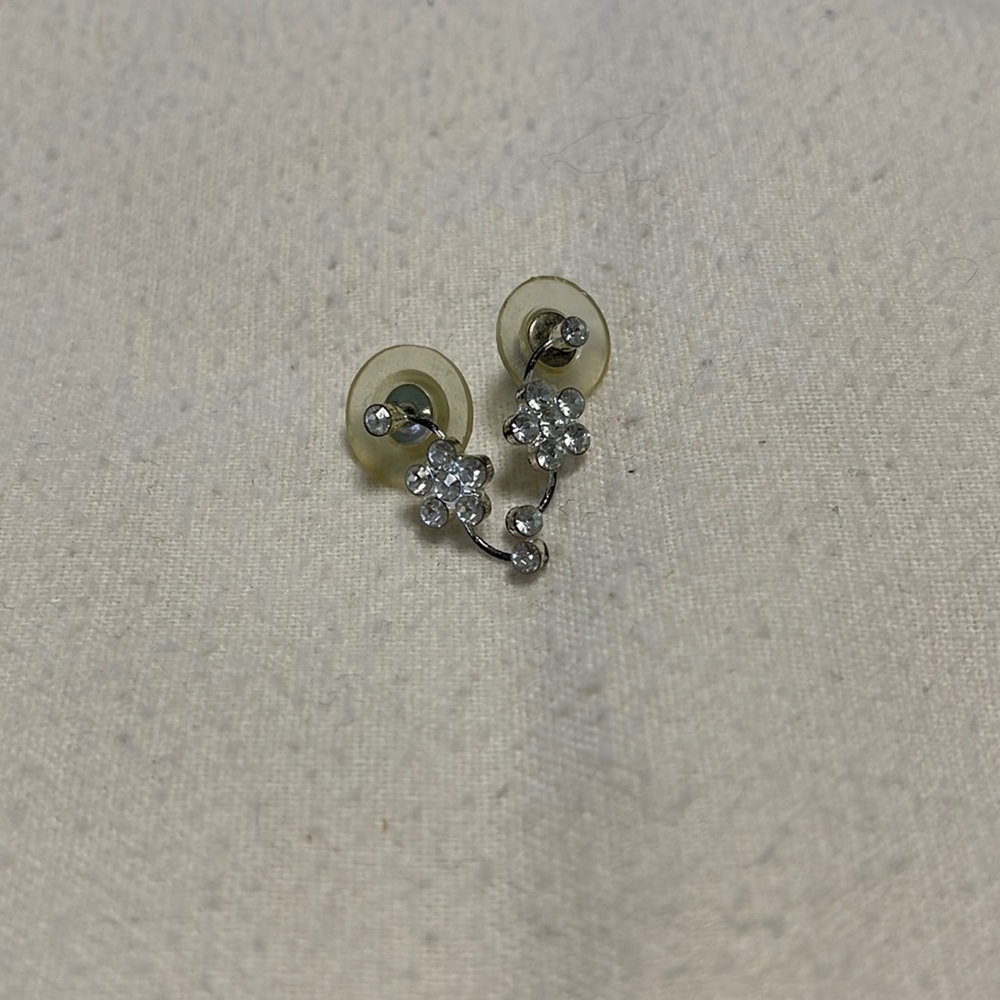 Silver and rhinestone flower earrings*